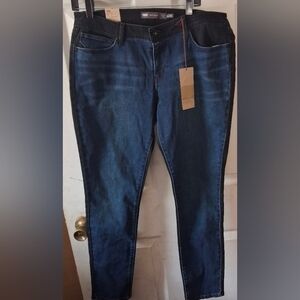Levi's Demi Curve Mid Rise Skinny - Women's 2 Toned Jeans. Size 14/32 (36). NWT